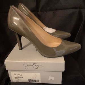 Jessica Simpson ash grey heels